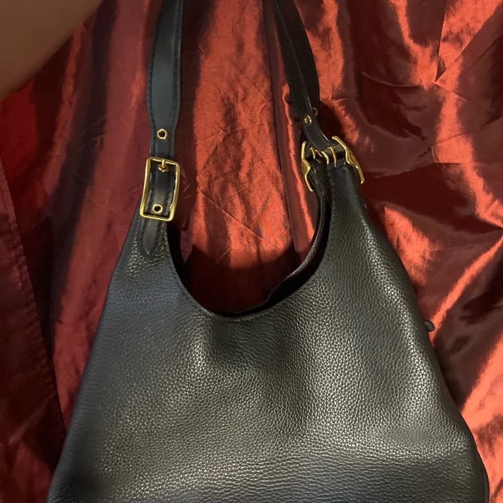 Kate Spade Black Shoulder Bag with Structured Design - Picture 12 of 13